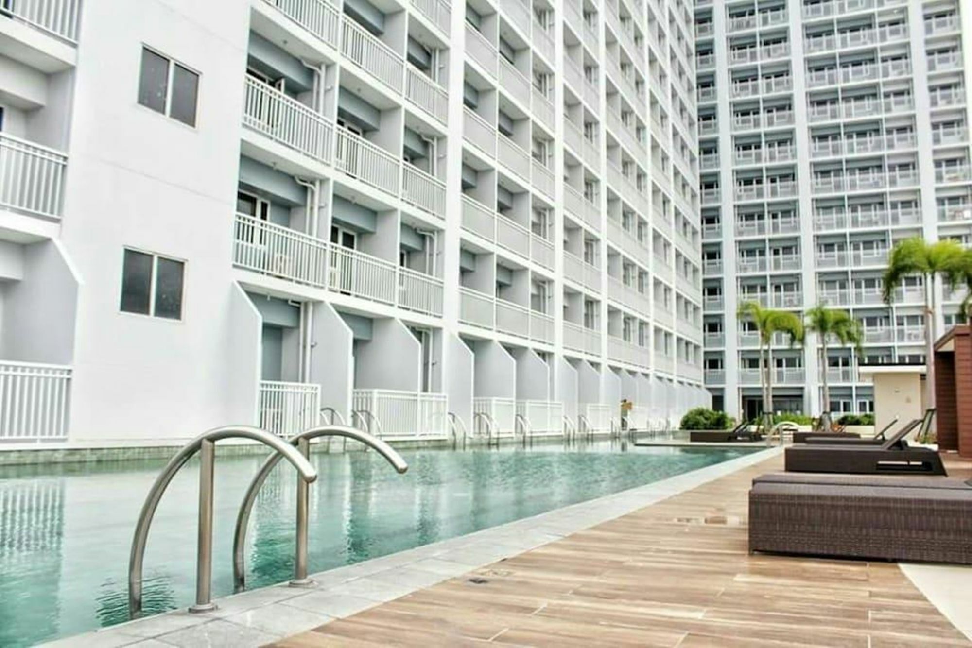 Maxstays - Max View @ Breeze Residences Pasay Bagian luar foto